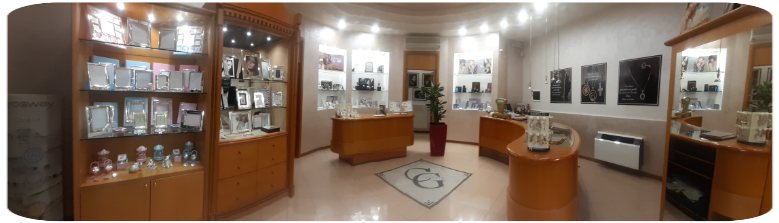 L'interno dello showroom Conti Gioielli